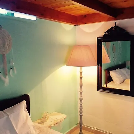 Mariza's Traditional House 1900 * Soroni