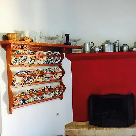 בית נופש Mariza's Traditional House 1900